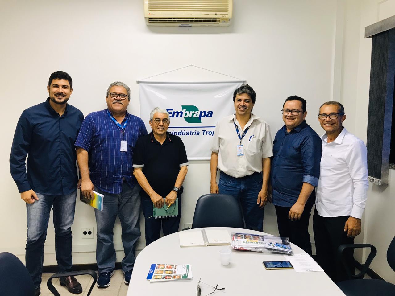 Vereador Peron Filho busca parceria com Empraba - CE